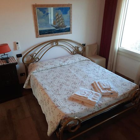 B&B Casa Santa Lucia Manerba del Garda Exterior foto