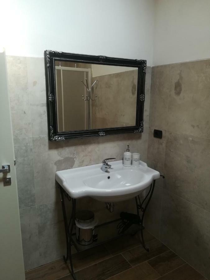 B&B Casa Santa Lucia Manerba del Garda Exterior foto
